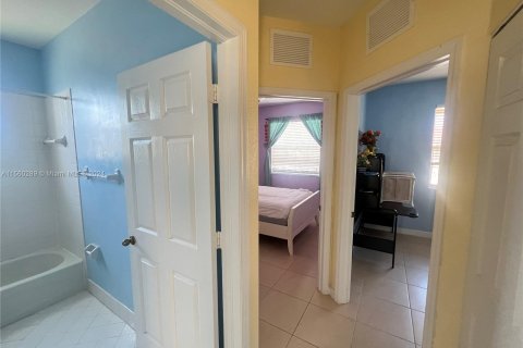 Condo in Homestead, Florida, 3 bedrooms  № 1092146 - photo 15