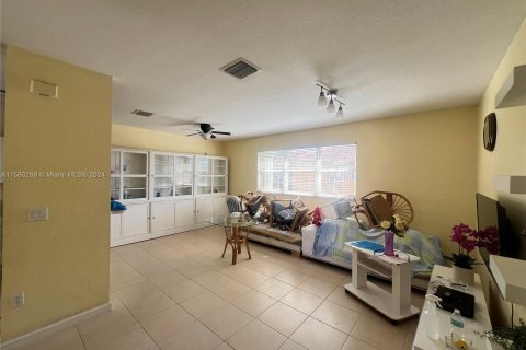Condo in Homestead, Florida, 3 bedrooms  № 1092146 - photo 7