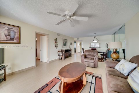 Condominio en venta en Pembroke Pines, Florida, 2 dormitorios, 110.74 m2 № 1092103 - foto 19
