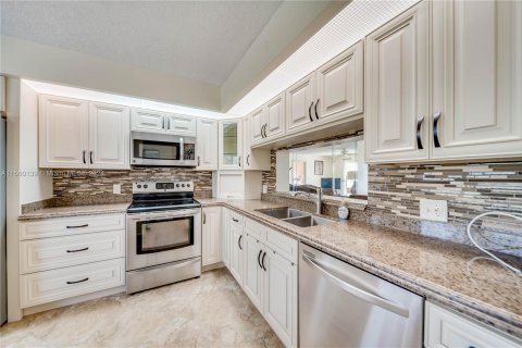 Condominio en venta en Pembroke Pines, Florida, 2 dormitorios, 110.74 m2 № 1092103 - foto 4