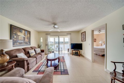 Condominio en venta en Pembroke Pines, Florida, 2 dormitorios, 110.74 m2 № 1092103 - foto 15