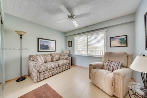 Condominio en venta en Pembroke Pines, Florida, 2 dormitorios, 110.74 m2 № 1092103 - foto 10