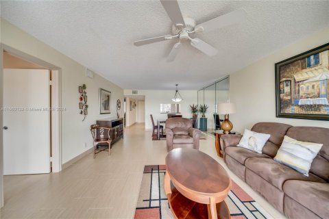 Condominio en venta en Pembroke Pines, Florida, 2 dormitorios, 110.74 m2 № 1092103 - foto 28