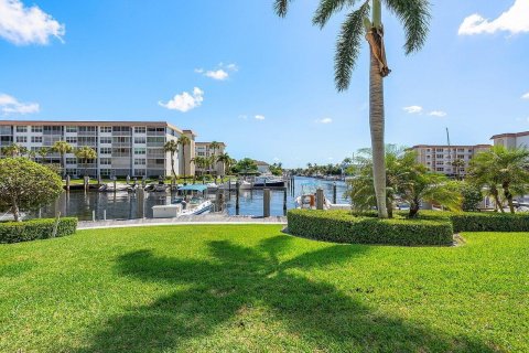 Condo in Delray Beach, Florida, 2 bedrooms  № 1092831 - photo 1