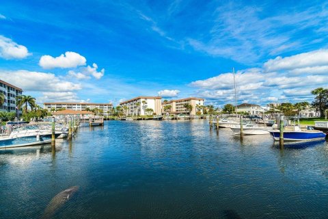 Condo in Delray Beach, Florida, 2 bedrooms  № 1092831 - photo 21