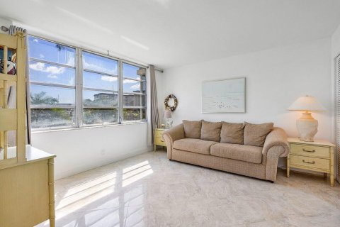 Condo in Delray Beach, Florida, 2 bedrooms  № 1092831 - photo 27