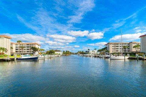 Condo in Delray Beach, Florida, 2 bedrooms  № 1092831 - photo 19