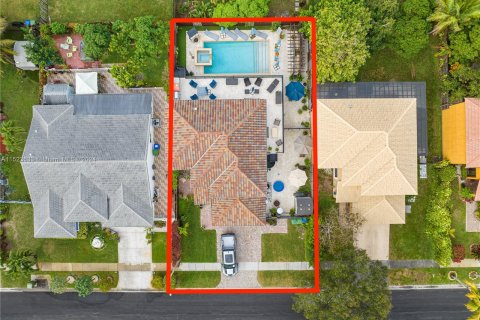 Villa ou maison à vendre à Pembroke Pines, Floride: 4 chambres, 216.65 m2 № 976293 - photo 4