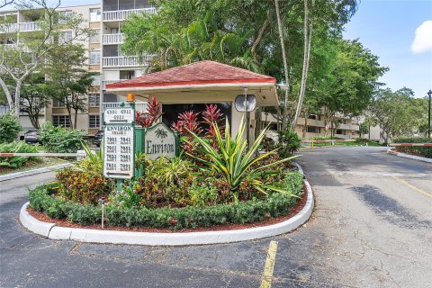 Condo in Lauderhill, Florida, 2 bedrooms  № 1186973 - photo 5