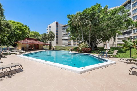 Condominio en venta en Lauderhill, Florida, 2 dormitorios, 104.05 m2 № 1186973 - foto 6