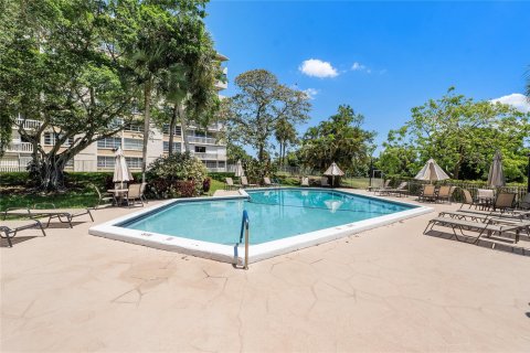 Condominio en venta en Lauderhill, Florida, 2 dormitorios, 104.05 m2 № 1186973 - foto 7