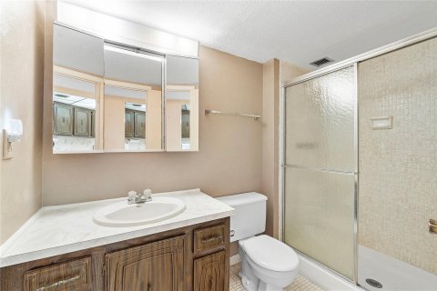 Condominio en venta en Lauderhill, Florida, 2 dormitorios, 104.05 m2 № 1186973 - foto 15