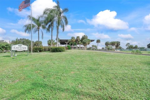 Condominio en venta en Lauderhill, Florida, 2 dormitorios, 104.05 m2 № 1186973 - foto 3