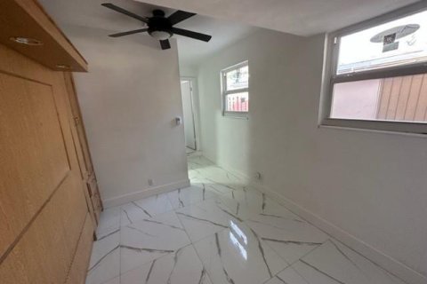 House in Fort Lauderdale, Florida 4 bedrooms, 194.54 sq.m. № 1186937 - photo 8