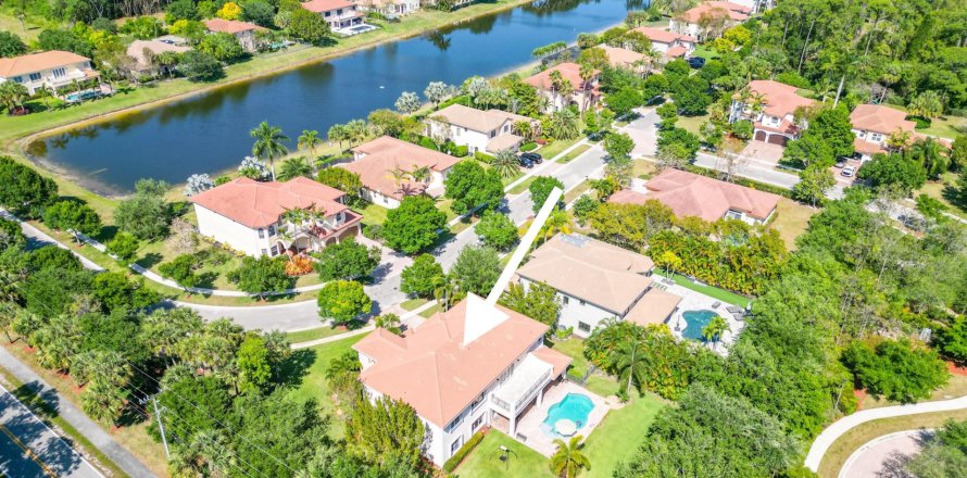 House in West Palm Beach, Florida 6 bedrooms, 436.92 sq.m. № 1121325