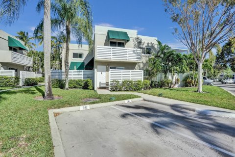 Townhouse in Plantation, Florida 3 bedrooms, 151.62 sq.m. № 1121411 - photo 22
