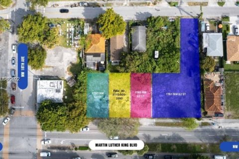 Commercial property in Miami, Florida № 125878 - photo 1