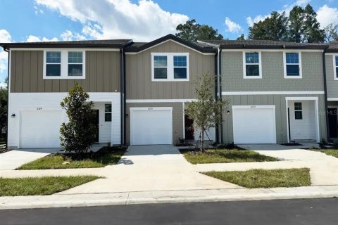 Townhouse in Dade City, Florida 3 bedrooms, 128.76 sq.m. № 1346388 - photo 1