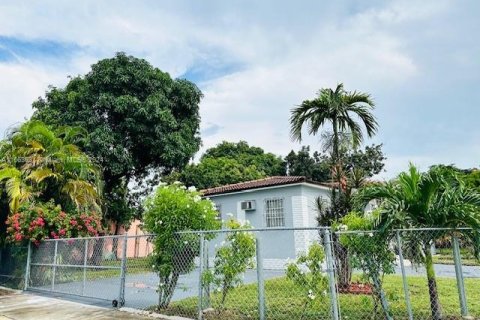 Casa en venta en Miami, Florida, 4 dormitorios, 144.93 m2 № 1374891 - foto 29