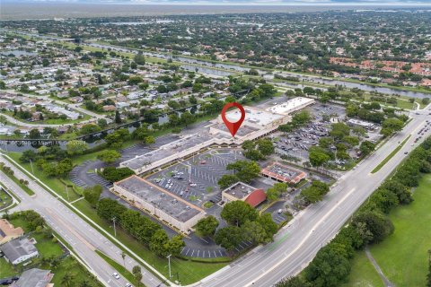 Propiedad comercial en venta en Tamarac, Florida № 1374894 - foto 30