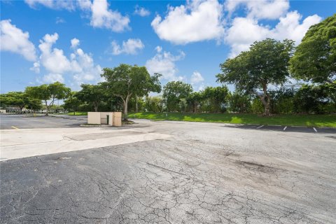 Propiedad comercial en venta en Tamarac, Florida № 1374894 - foto 27