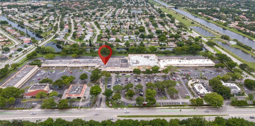 Propiedad comercial en Tamarac, Florida № 1374894