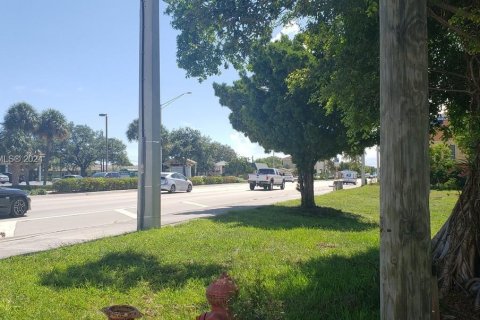 Immobilier commercial à vendre à Pompano Beach, Floride № 983499 - photo 8
