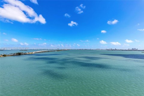 Copropriété à vendre à Miami, Floride: 3 chambres, 141.77 m2 № 1377443 - photo 4