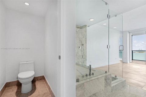 Condo in Miami, Florida, 3 bedrooms  № 1377443 - photo 26