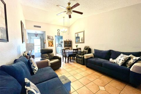 Duplex à vendre à Orlando, Floride: 2 chambres, 81.38 m2 № 1260421 - photo 6