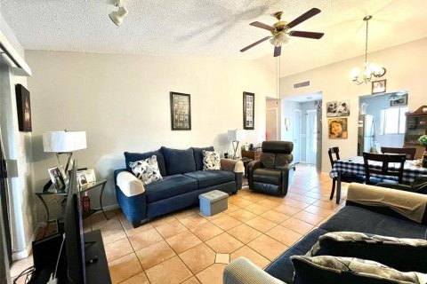 Duplex à vendre à Orlando, Floride: 2 chambres, 81.38 m2 № 1260421 - photo 9