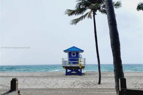 Condominio en venta en Hollywood, Florida, 2 dormitorios, 102.19 m2 № 1120473 - foto 24