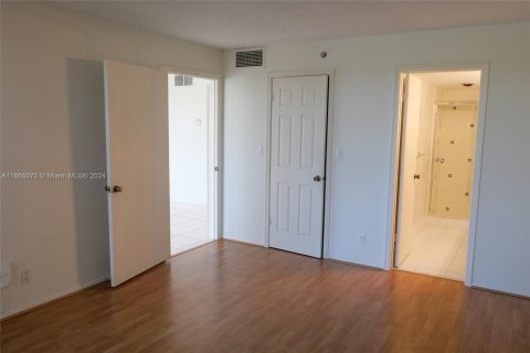 Condo in Boca Raton, Florida, 2 bedrooms  № 1379052 - photo 12