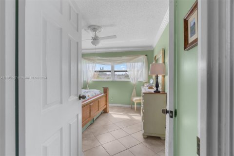 Condo in Lauderdale Lakes, Florida, 2 bedrooms  № 1423739 - photo 21