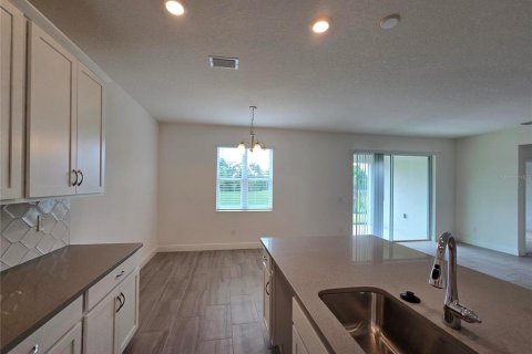 Casa en venta en DeLand, Florida, 4 dormitorios, 195.37 m2 № 1285372 - foto 4