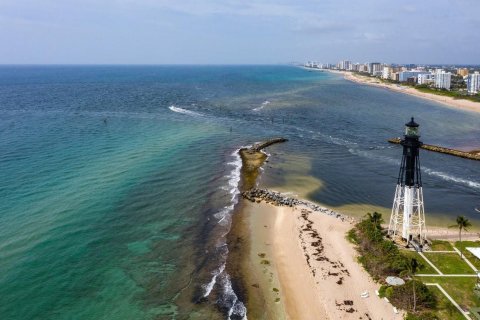 Villa ou maison à vendre à Lighthouse Point, Floride: 4 chambres, 342.25 m2 № 1155755 - photo 1