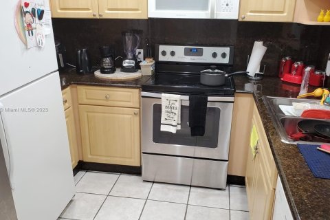 Condo in Aventura, Florida, 1 bedroom  № 980765 - photo 5