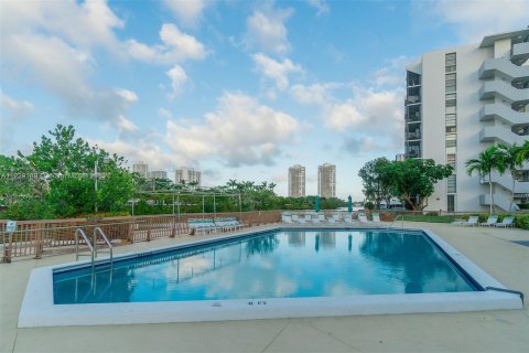 Condo in Aventura, Florida, 1 bedroom  № 980765 - photo 23