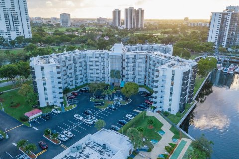 Condo in Aventura, Florida, 1 bedroom  № 980765 - photo 20