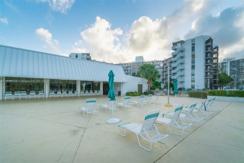 Condo in Aventura, Florida, 1 bedroom  № 980765 - photo 25