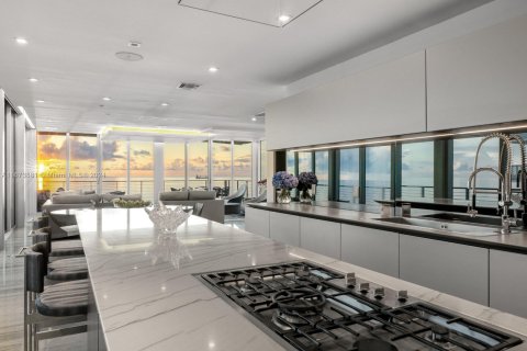 Condominio en venta en Miami Beach, Florida, 3 dormitorios, 351.45 m2 № 1401197 - foto 14