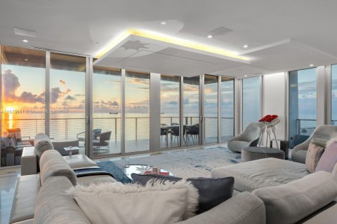 Condominio en venta en Miami Beach, Florida, 3 dormitorios, 351.45 m2 № 1401197 - foto 2