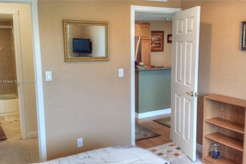 Condo in Fort Lauderdale, Florida, 1 bedroom  № 1401165 - photo 12