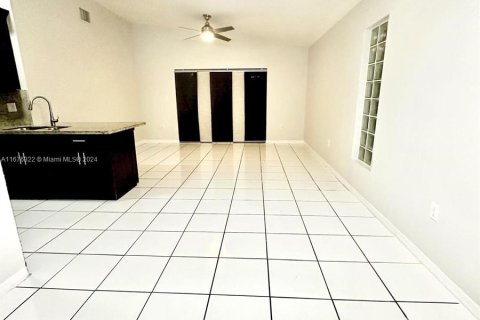 Casa en venta en Miami, Florida, 3 dormitorios, 138.33 m2 № 1401166 - foto 3