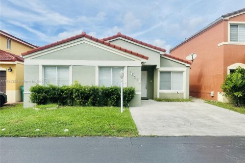 Casa en venta en Miami, Florida, 3 dormitorios, 138.33 m2 № 1401166 - foto 1