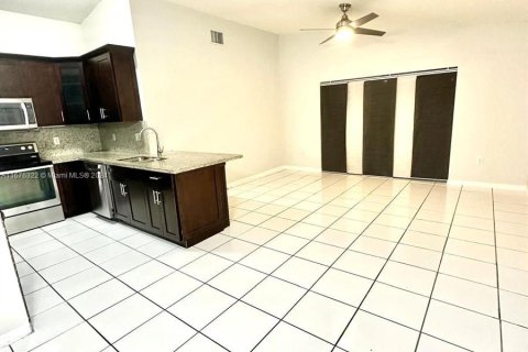 Casa en venta en Miami, Florida, 3 dormitorios, 138.33 m2 № 1401166 - foto 4