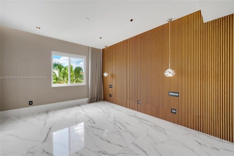 Condo in Miami Beach, Florida, 4 bedrooms  № 1147609 - photo 15