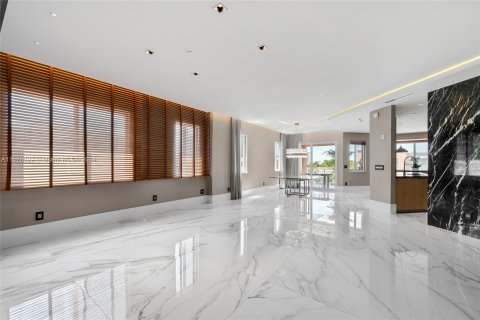 Condo in Miami Beach, Florida, 4 bedrooms  № 1147609 - photo 6