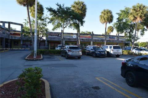 Купить коммерческую недвижимость в Хайалиа, Флорида № 1147572 - фото 26
