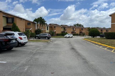 Touwnhouse à vendre à Tamarac, Floride: 3 chambres, 146.79 m2 № 1147574 - photo 8